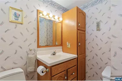98 Davis Avenue, Hackensack, NJ 07601 - Photo 19
