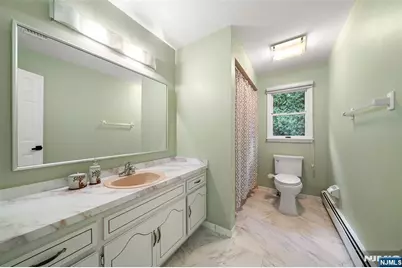 141 Hiawatha Boulevard, Oakland, NJ 07436 - Photo 15