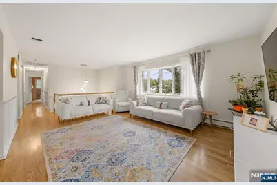 141 Hiawatha Boulevard, Oakland, NJ 07436 - Photo 9