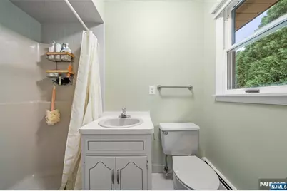 141 Hiawatha Boulevard, Oakland, NJ 07436 - Photo 13