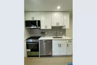 233 Palisade Avenue Apt 2 #APT 2, Jersey City, NJ 07306 - Photo 17
