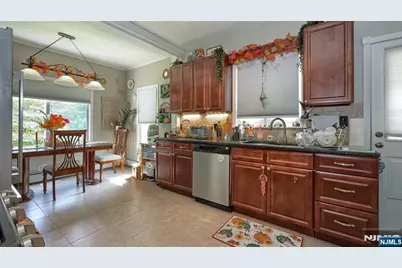 14 Pearl Street, Bloomingdale, NJ 07403 - Photo 11