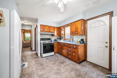 552 N Main Street, Lodi, NJ 07644 - Photo 7