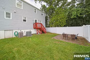 322 Hickory Ave, Bergenfield, NJ 07621 - Photo 45