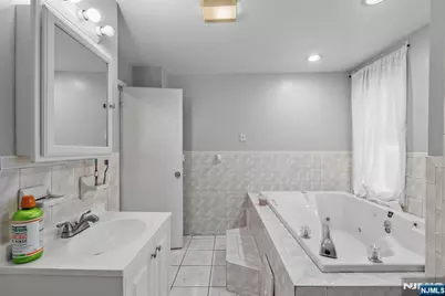 38-40 Nairn Place, Newark, NJ 07108 - Photo 15