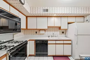 10 Matthew Rd, Wayne, NJ 07470 - Photo 11