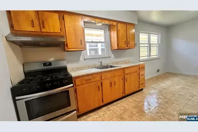 218 Bergen Street 2 #2, Harrison, NJ 07029 - Photo 7