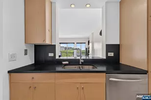 1212 City Pl 1212, Edgewater, NJ 07020 - Photo 9