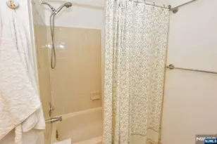 1098 Devon Ct 1098, Mahwah, NJ 07430 - Photo 19