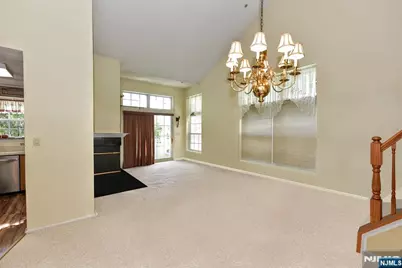1098 Devon Court 1098 #1098, Mahwah, NJ 07430 - Photo 5