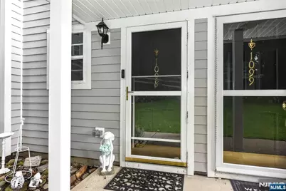 1098 Devon Court 1098 #1098, Mahwah, NJ 07430 - Photo 3