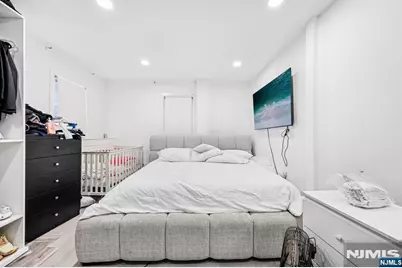 59 Clinton Avenue, Bergenfield, NJ 07621 - Photo 15