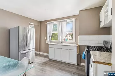 1053 Sanford, Irvington, NJ 07111 - Photo 23