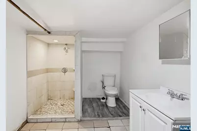 1053 Sanford, Irvington, NJ 07111 - Photo 37