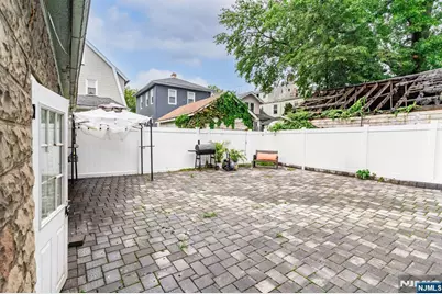 1053 Sanford, Irvington, NJ 07111 - Photo 5