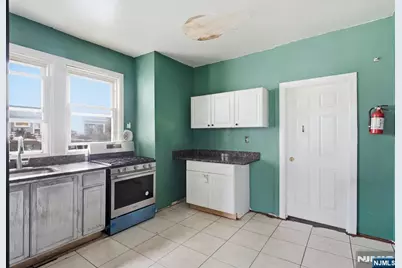 1053 Sanford, Irvington, NJ 07111 - Photo 15