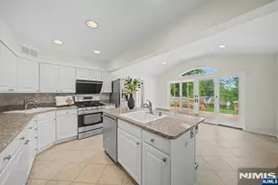86 Hazelton Terrace, Tenafly, NJ 07670 - Photo 17
