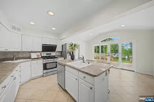 86 Hazelton Terrace, Tenafly, NJ 07670 - Photo 17