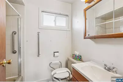 146 Bergen Avenue, North Arlington, NJ 07031 - Photo 15