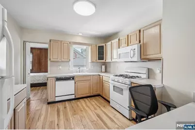 146 Bergen Avenue, North Arlington, NJ 07031 - Photo 9
