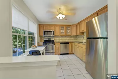2206 Lancaster Court, Mahwah, NJ 07430 - Photo 13