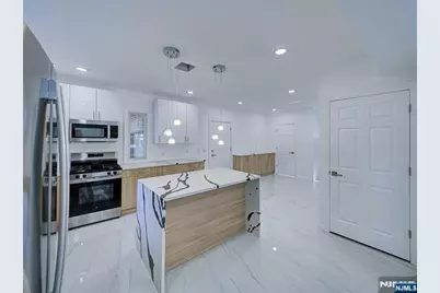 217 Heywood Avenue, Orange, NJ 07050 - Photo 7
