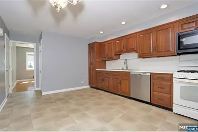 28-19 Warren Road, Fair Lawn, NJ 07410 - Photo 11