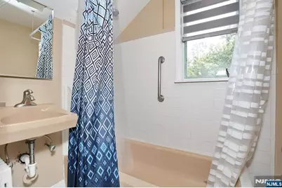 338 4th Avenue, Hawthorne, NJ 07506 - Photo 33