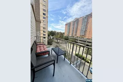160 Overlook Avenue 4D #4D, Hackensack, NJ 07601 - Photo 11