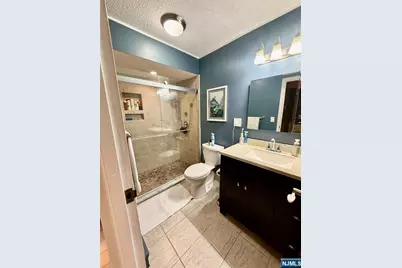 160 Overlook Avenue 4D #4D, Hackensack, NJ 07601 - Photo 9