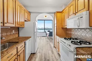 9060 Palisade Ave 403, North Bergen, NJ 07047 - Photo 13