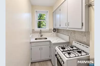 190 County Road 1 #1, Tenafly, NJ 07670 - Photo 17