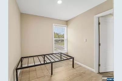 526 Faitoute Avenue, Roselle Park, NJ 07204 - Photo 25