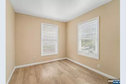 526 Faitoute Avenue, Roselle Park, NJ 07204 - Photo 19