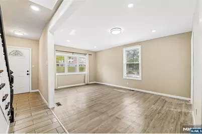 526 Faitoute Avenue, Roselle Park, NJ 07204 - Photo 5