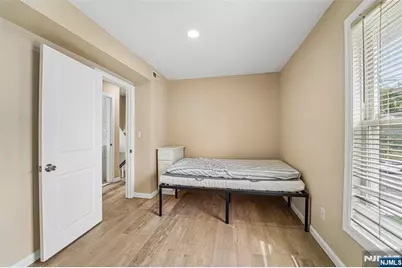 526 Faitoute Avenue, Roselle Park, NJ 07204 - Photo 23