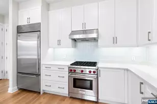 3 Somerset Ln 504, Edgewater, NJ 07020 - Photo 7