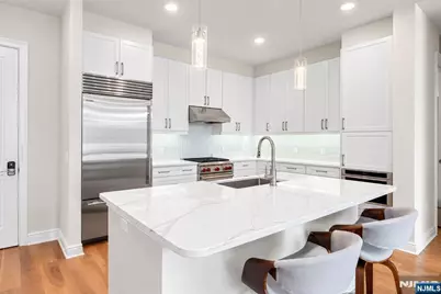 3 Somerset Lane 504 #504, Edgewater, NJ 07020 - Photo 5