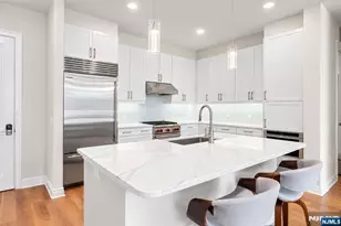 3 Somerset Ln 504, Edgewater, NJ 07020 - Photo 5