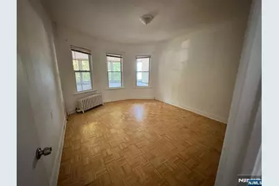 365 Harding Avenue, Clifton, NJ 07011 - Photo 3
