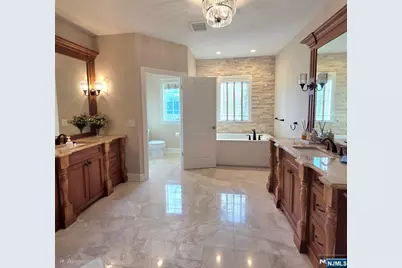196 Haase Avenue, Paramus, NJ 07652 - Photo 15