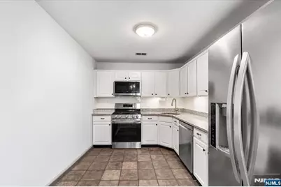 1066 Chedworth Circle, Mahwah, NJ 07430 - Photo 11