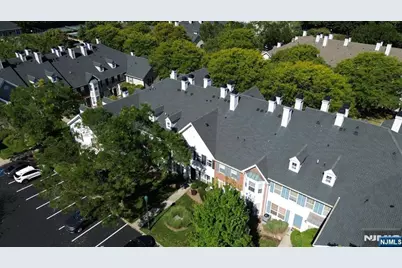 1066 Chedworth Circle, Mahwah, NJ 07430 - Photo 25