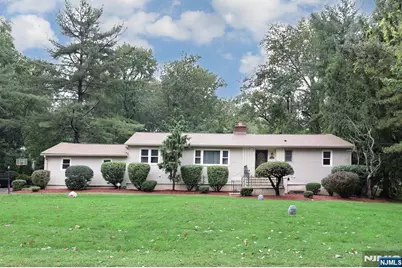331 Forest Glen Avenue, Franklin Lakes, NJ 07417 - Photo 1