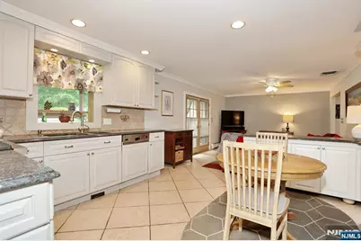331 Forest Glen Avenue, Franklin Lakes, NJ 07417 - Photo 7