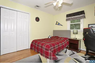 331 Forest Glen Avenue, Franklin Lakes, NJ 07417 - Photo 15