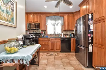 85 Buena Vista Avenue, Hawthorne, NJ 07506 - Photo 11