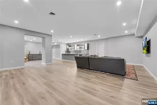 4 Crescent Ct, Fort Lee, NJ 07024 - Photo 39