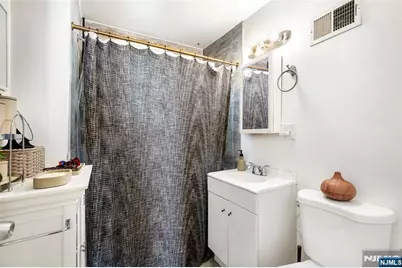 270 Goldsmith Avenue, Newark, NJ 07112 - Photo 7