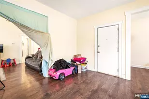 270 Goldsmith Ave, Newark, NJ 07112 - Photo 13
